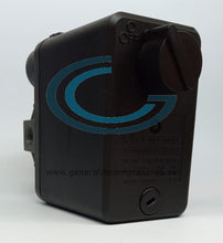 Cargar imagen en el visor de la galería, Presostato Telemecanique XMPE12C2431 - 12 bar - 4xg 1/4 hembra - 3 nc - on/off selector